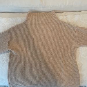 Ann Taylor, tan comfortable sweater size large, brand new, never worn